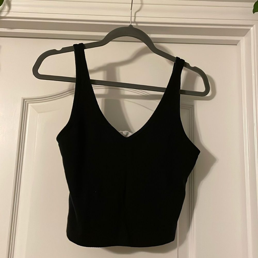 Mate the label cropped tank